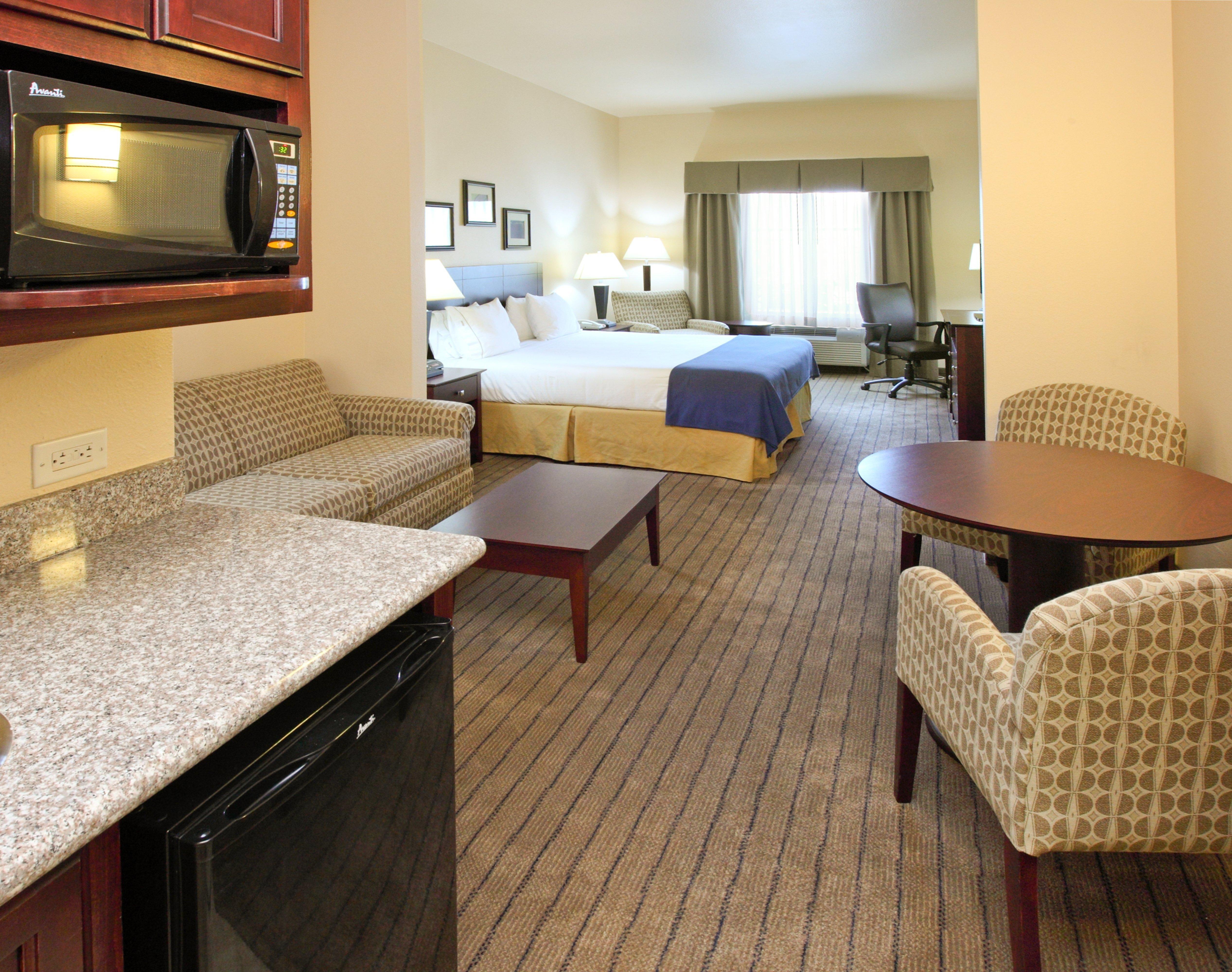 Holiday Inn Express Hotel & Suites Marshall By Ihg Buitenkant foto