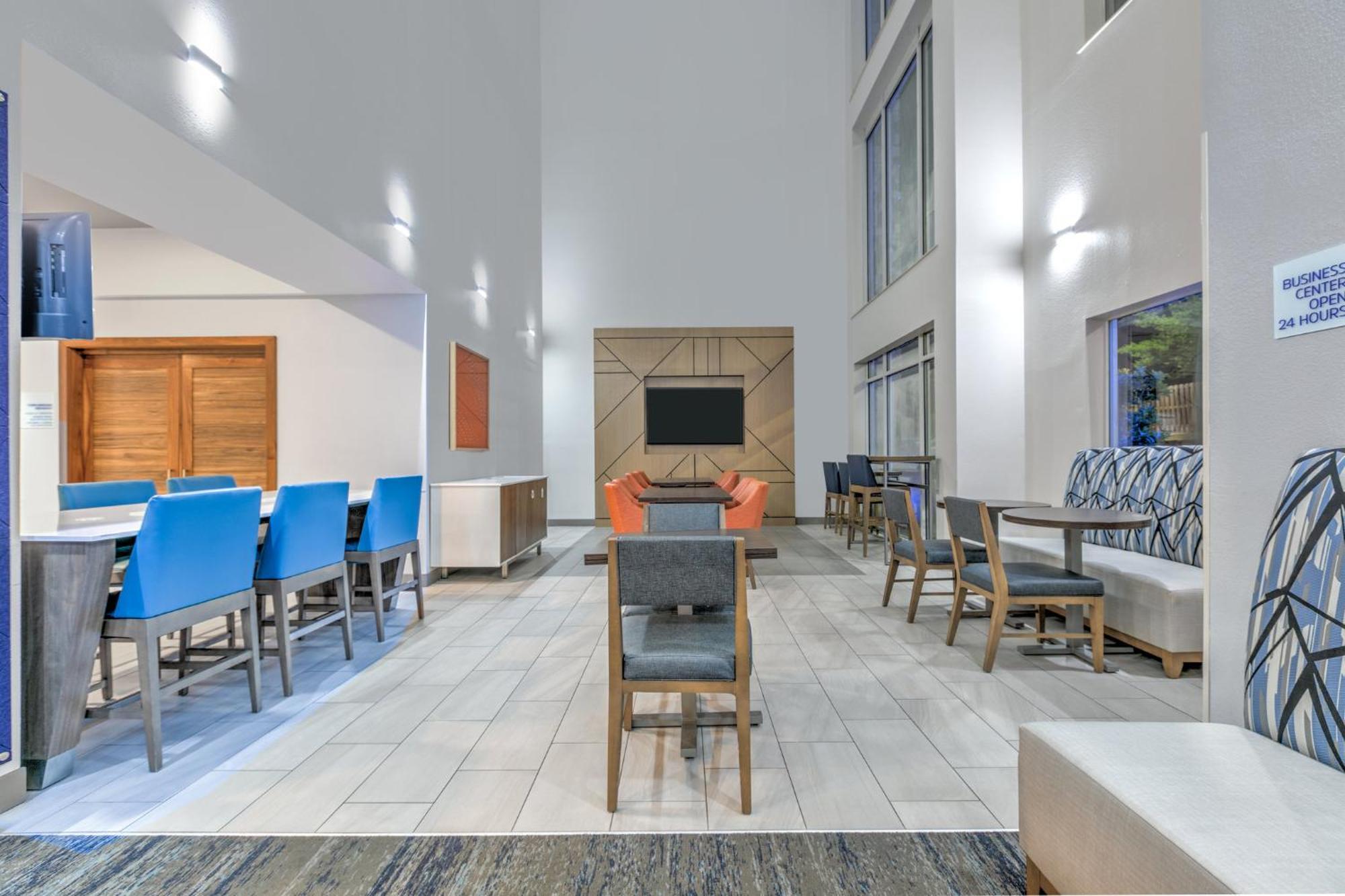 Holiday Inn Express Hotel & Suites Marshall By Ihg Buitenkant foto