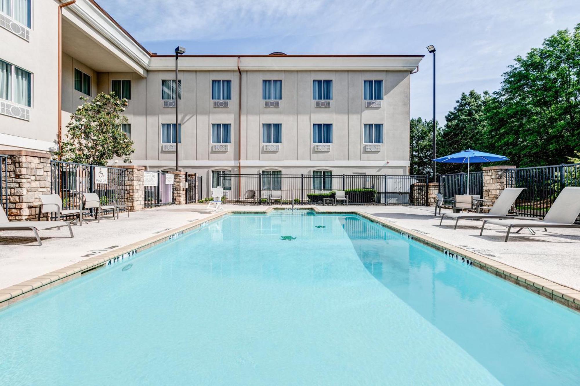 Holiday Inn Express Hotel & Suites Marshall By Ihg Buitenkant foto