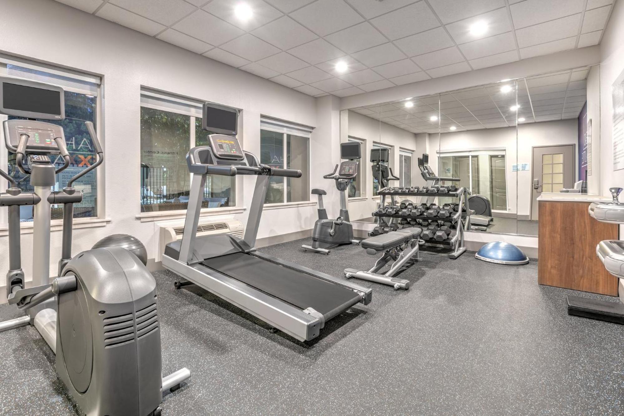 Holiday Inn Express Hotel & Suites Marshall By Ihg Buitenkant foto